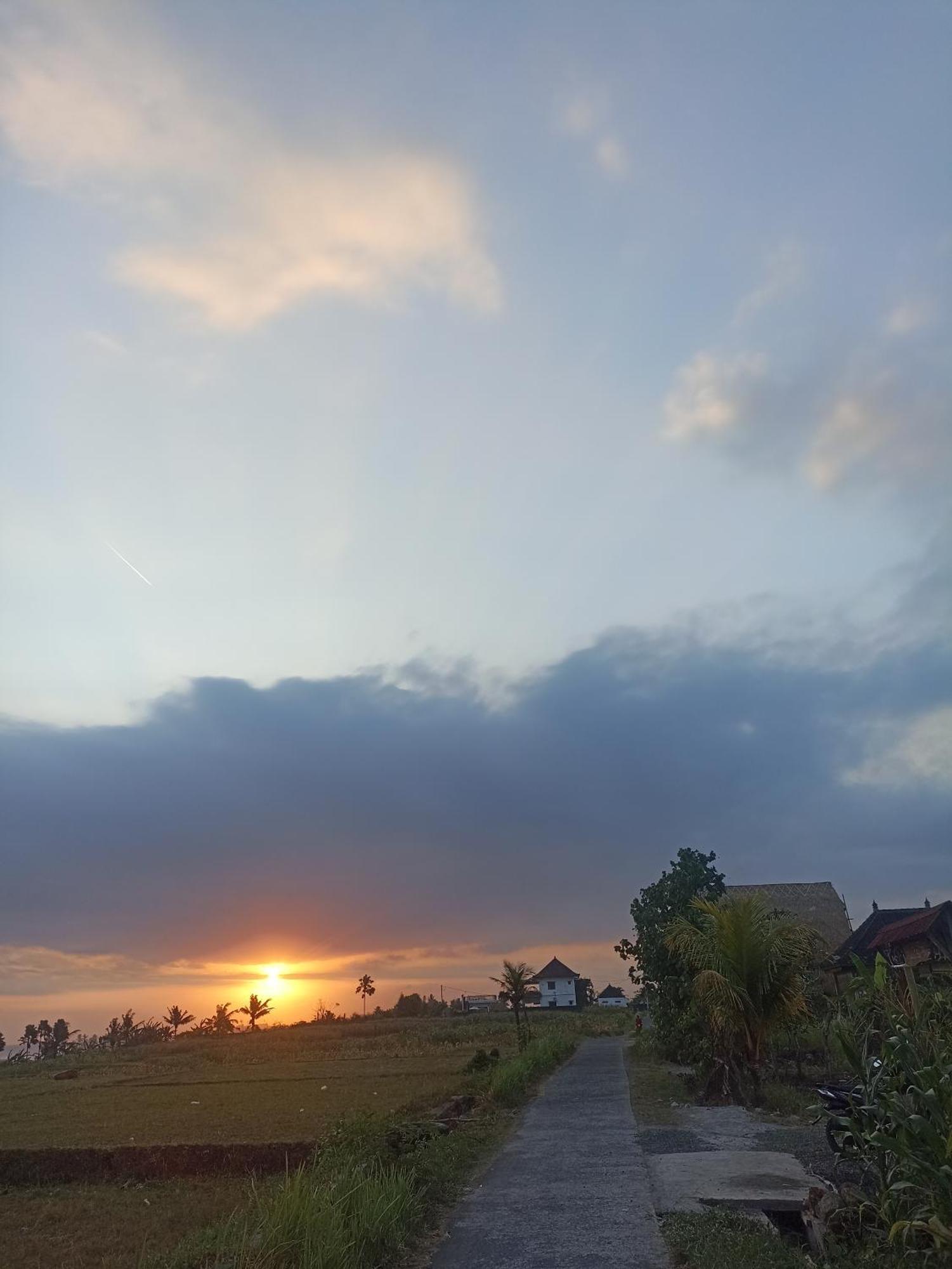 Ayolah Surf House &Surf Camp Διαμέρισμα Jembrana Εξωτερικό φωτογραφία